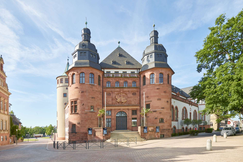 Das Historische Museum der Pfalz liegt im Herzen der Stadt  Speyer am Domplatz. 