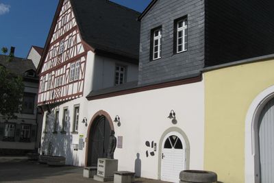 Stefan-George-Haus mit Stefan-George-Museum
