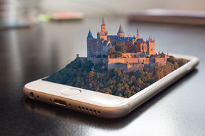 Ein Schloss ragt dreidimensional aus dem Smartphone-Display heraus.