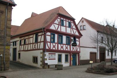 Außenansicht des Pfälzischen Steinhauermuseums in Alsenz.