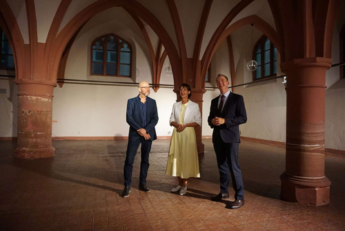 Dr. Bernd Herkner, Marianne Grosse und Dr. Ulf Sölter bei der Vorstellung der Interimsausstellung des Gutenberg-Museums im NHM (Refektorium).